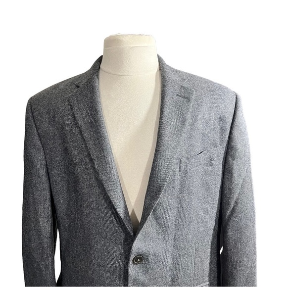 Ralph Lauren Grey Herringbone Tweed 2 Button Suit Jacket Sz 44R Wool Cashmere - Picture 2 of 12